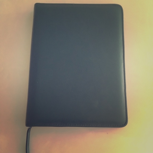 lucrin Accessories - Lucrin green leather organizer iPad case pristine